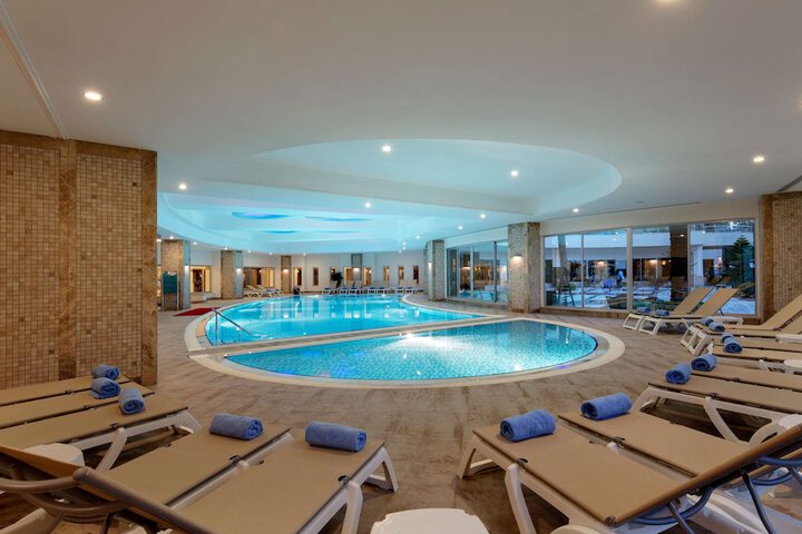 Pool 45 of 121
