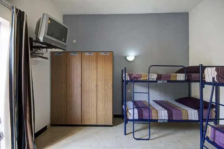 Room 3 of 16