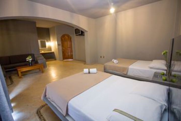 Room 8 of 32