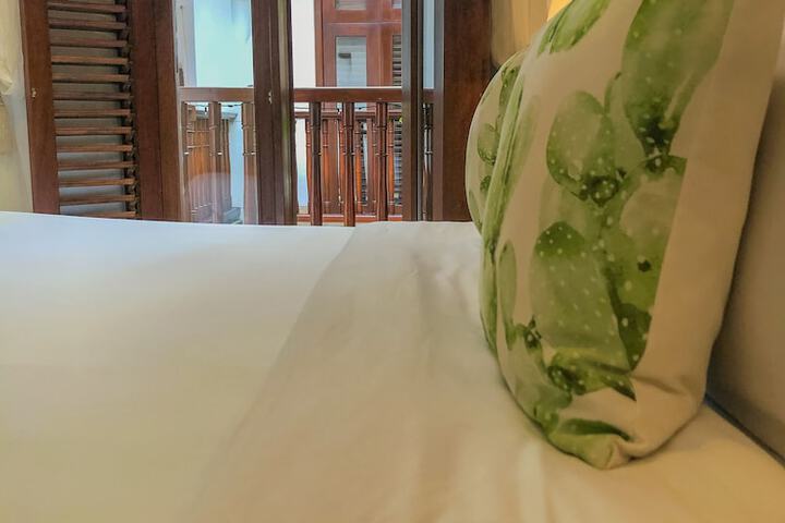 Room 9 of 65