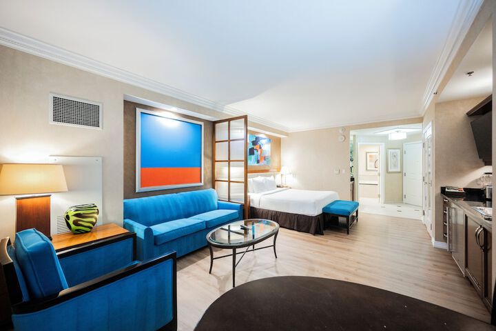 Room 40 of 438