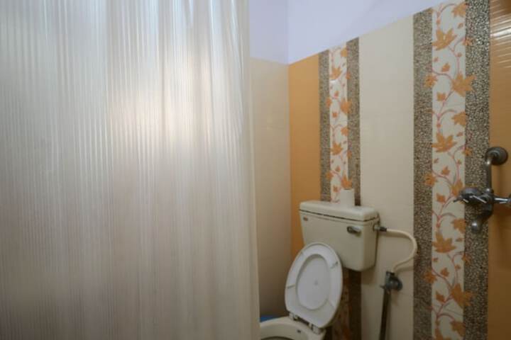 Room 107 of 189