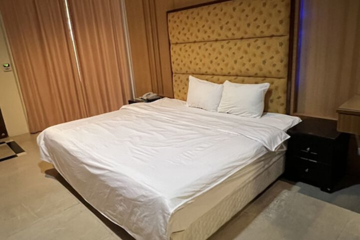 Room 17 of 79