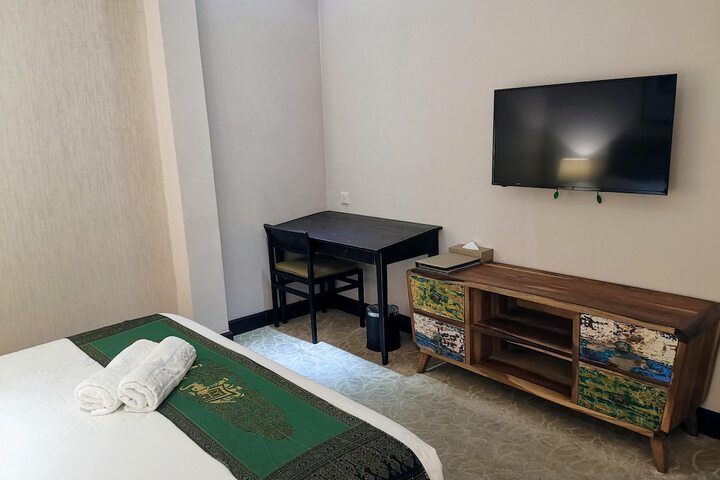 Room 42 of 82