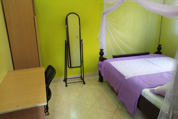 Room 3 of 10