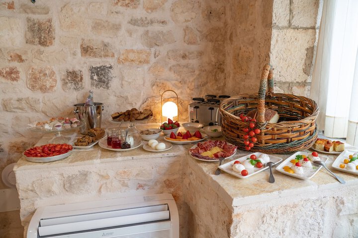 Dining 56 of 79