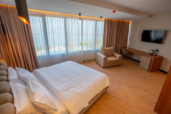 Room 3 of 9