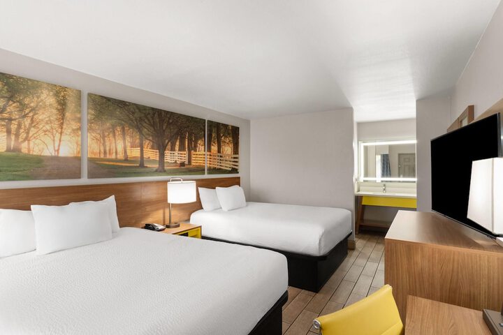 Room 21 of 33
