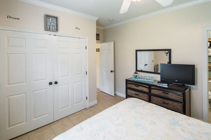Room 11 of 43