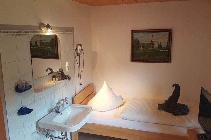 Room 25 of 57