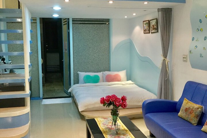 Room 12 of 32