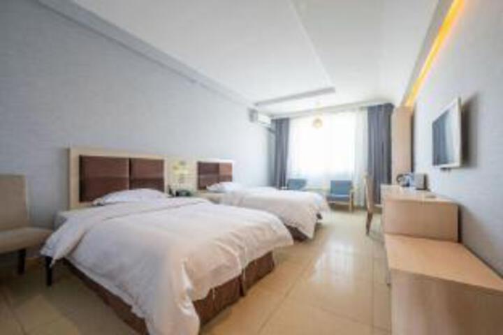 Room 4 of 6
