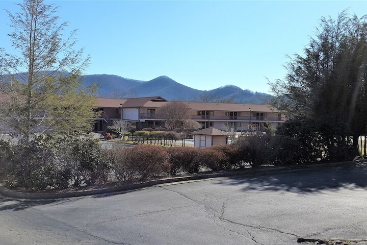 Property Grounds 37 of 49