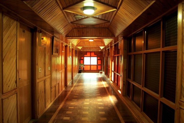 Ballroom/Hall 85 of 89
