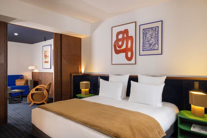 Room 34 of 77