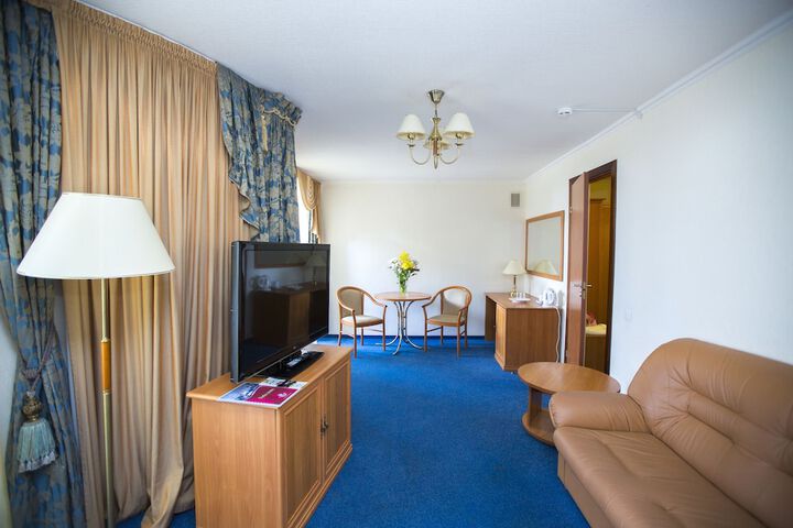 Room 28 of 54