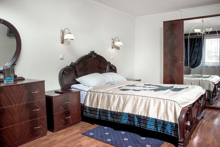 Room 18 of 37