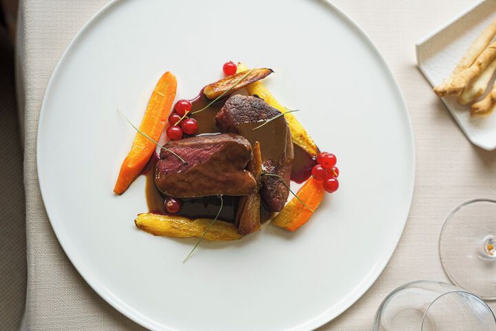 Dining 37 of 44