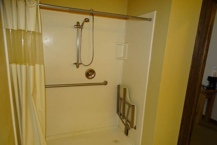 Room 7 of 14