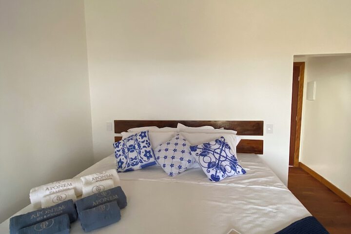 Room 3 of 82