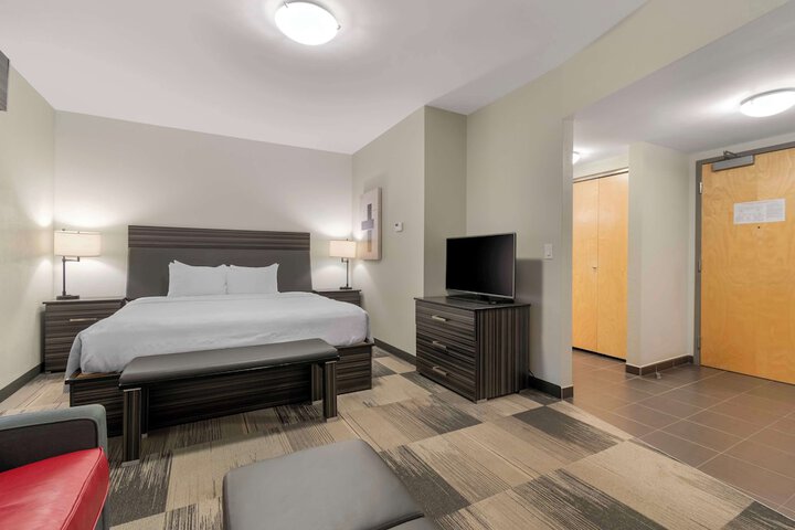 Room 9 of 73