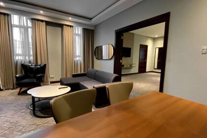 Room 55 of 193