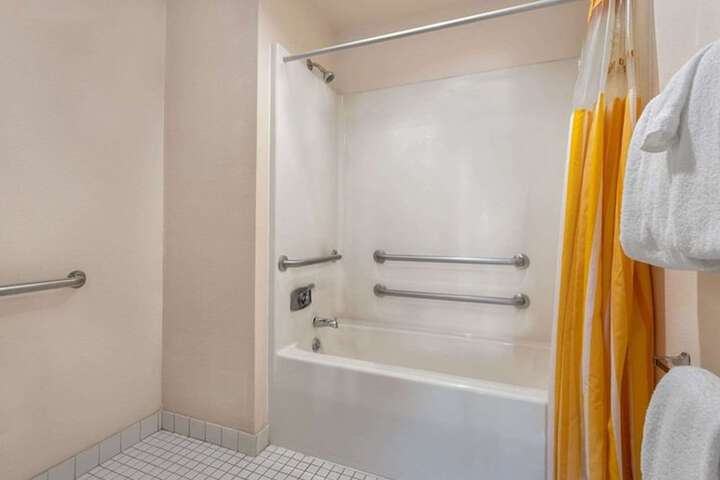 Room 15 of 18