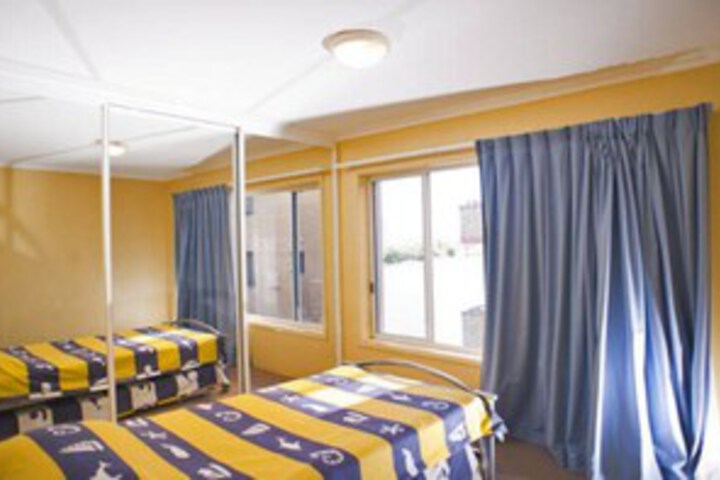 Room 12 of 16