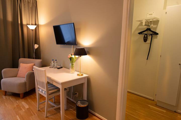 Room 5 of 19