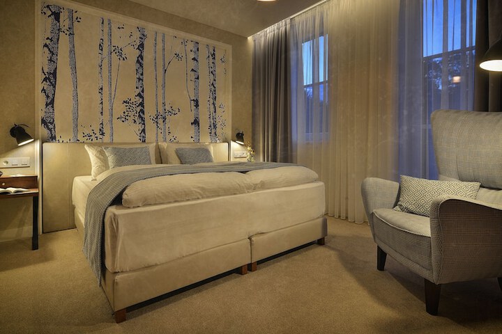 Room 12 of 74
