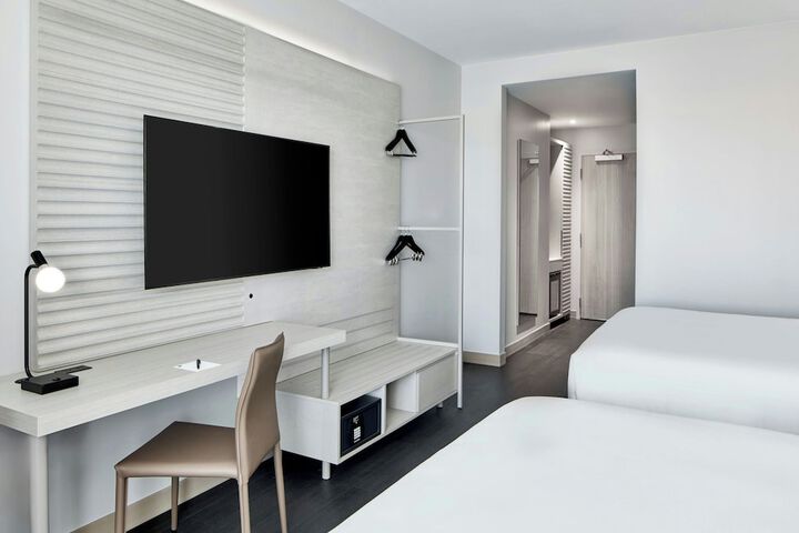 Room 47 of 85