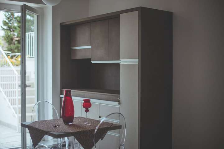 Room 10 of 34