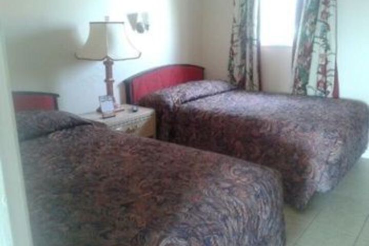 Room 12 of 25