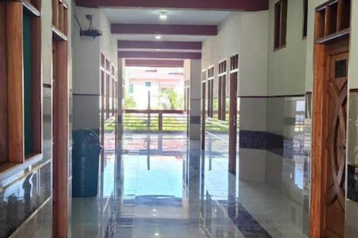 Room 5 of 18