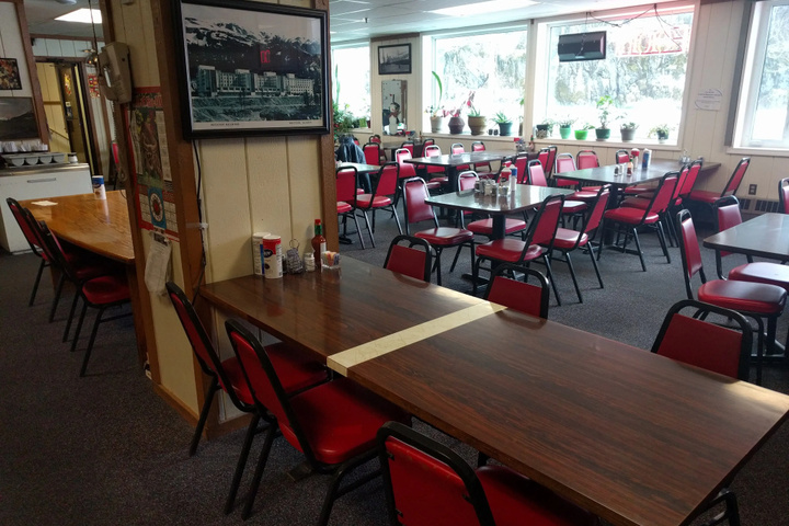 Dining 8 of 14