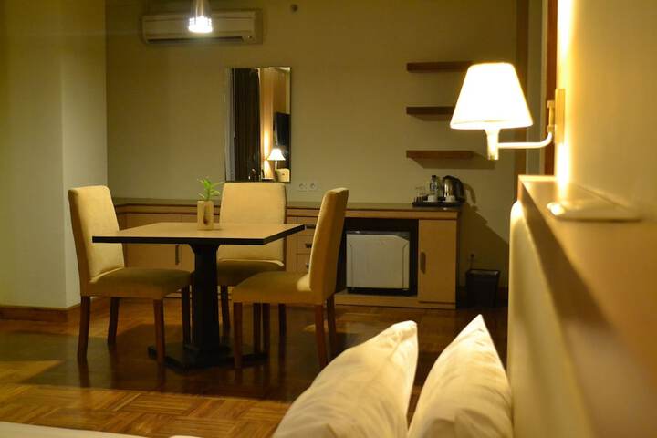 Room 25 of 49