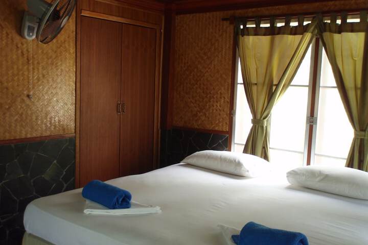 Room 9 of 117