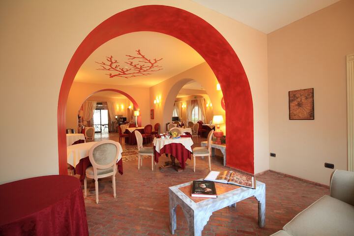 Dining 67 of 100