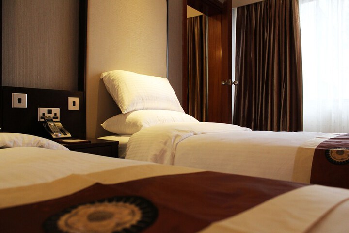 Room 45 of 102