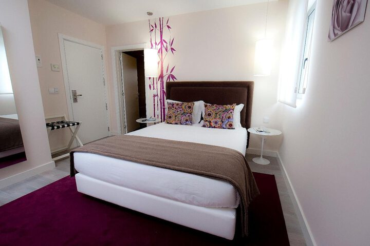 Room 9 of 35