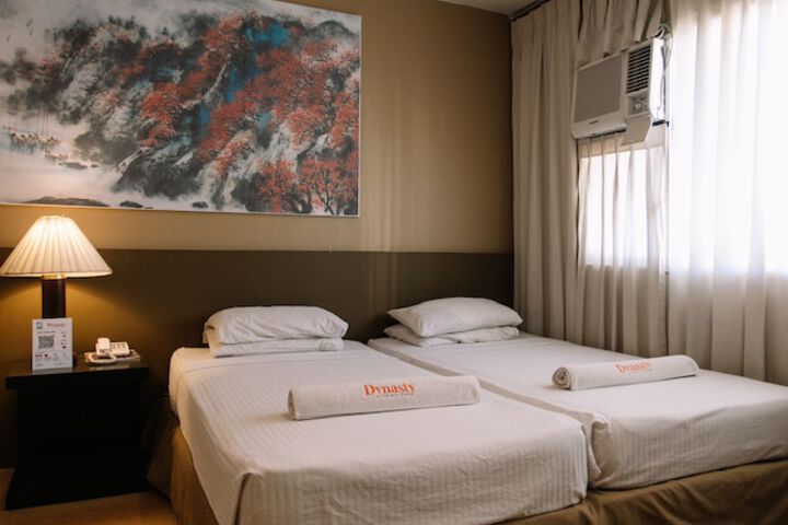 Room 76 of 158