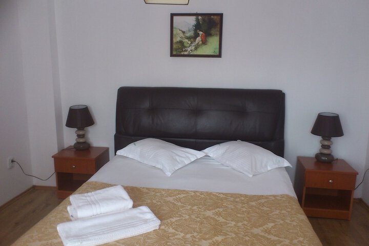 Room 6 of 40