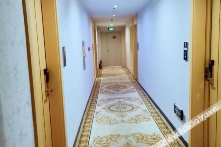 Hotel Interior 8 of 19