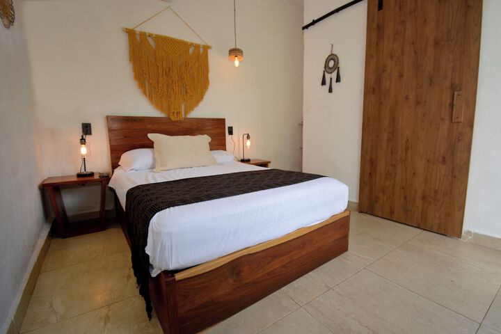 Room 5 of 28