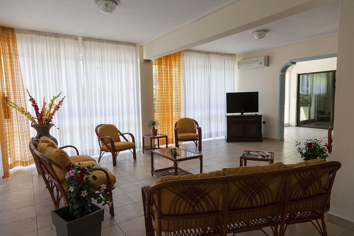 Room 8 of 24