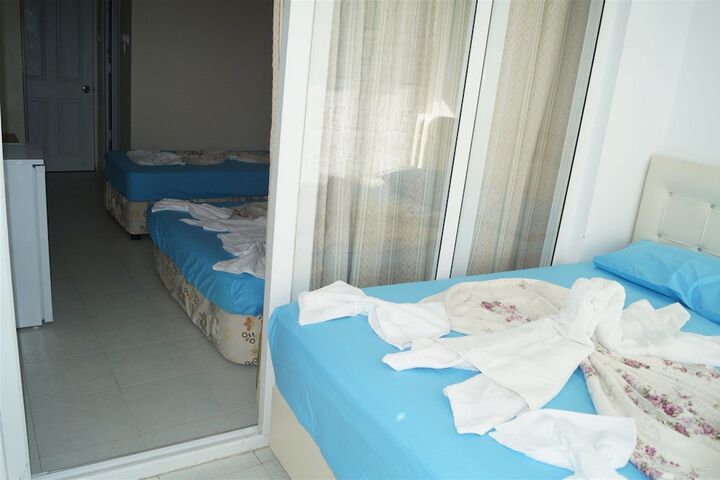 Room 10 of 32