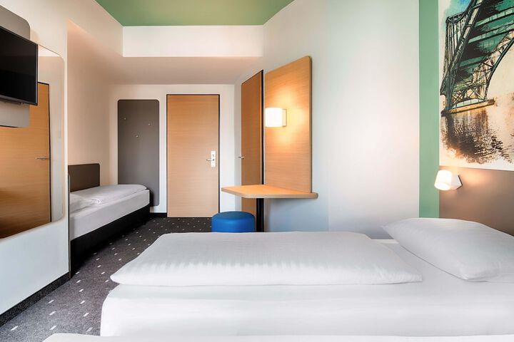 Room 8 of 27