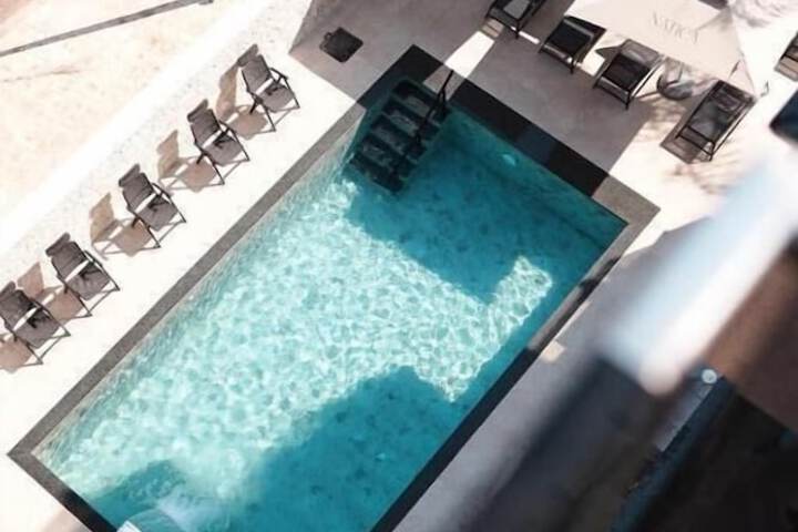 Pool 43 of 75