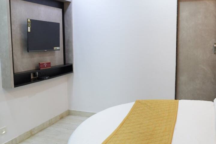 Room 9 of 68
