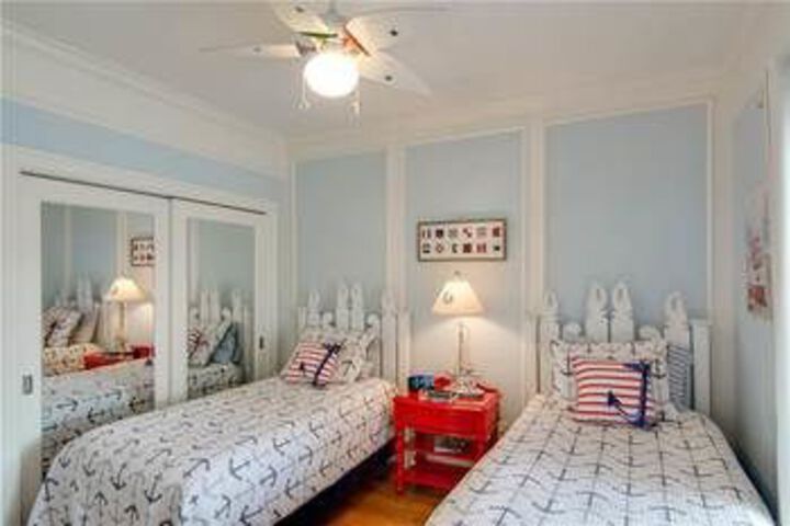 Photo of Cameron Boulevard 3901 by RedAwning